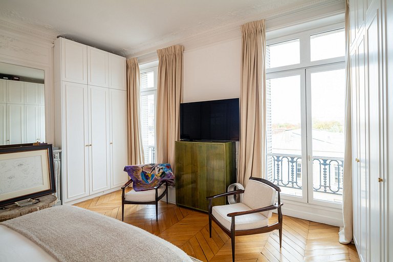 Par103 - Stunning Apartment in the Heart of Paris