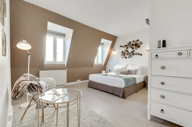 Par209 - Apartamento de 3 quartos em Paris 8