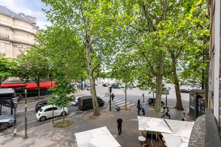 Par502 - 2 bedroom apartment by the Seine River