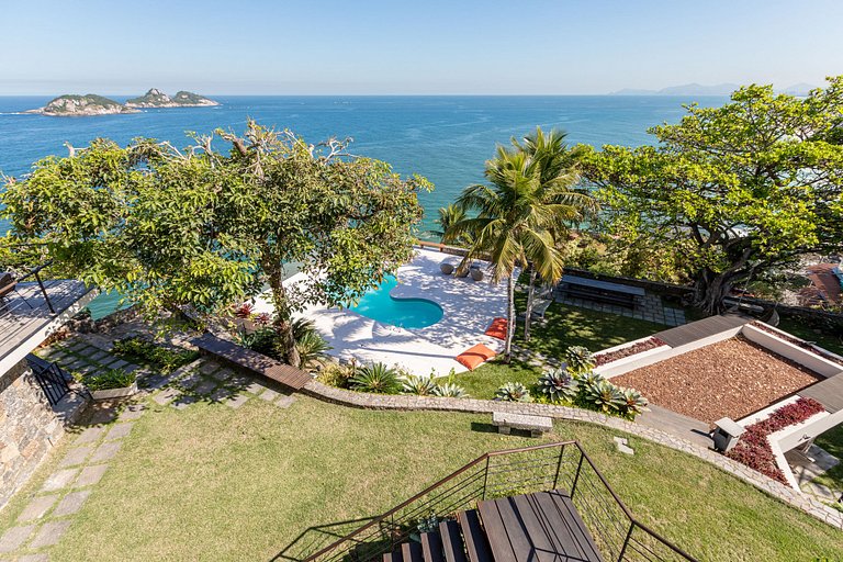 Rio005 - Contemporary mansion in Joá with an ocean view