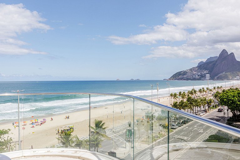 Rio046 - Luxurious beachfront apartment in Ipanema