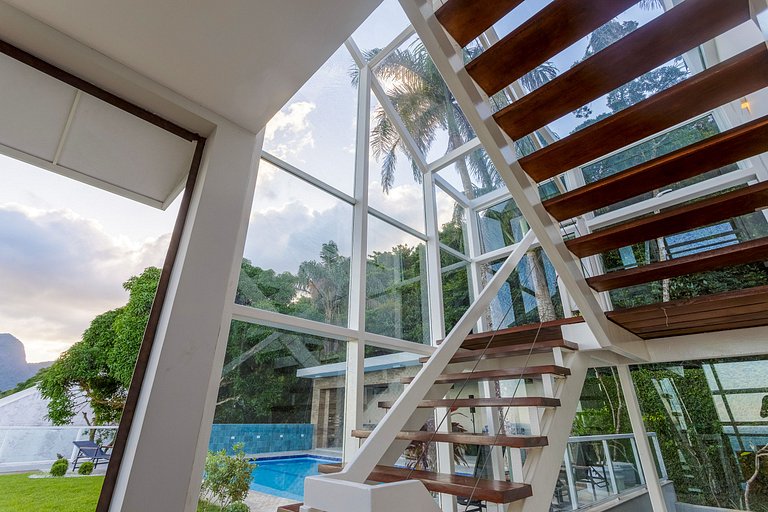 Rio106 - Mansion with incredible ocean views in São Conrado