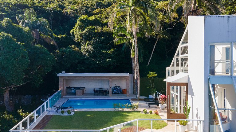 Rio106 - Mansion with incredible ocean views in São Conrado