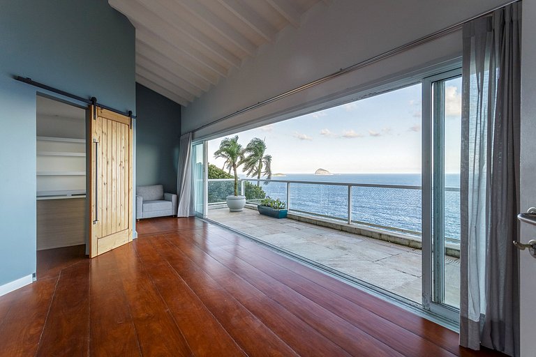 Rio106 - Mansion with incredible ocean views in São Conrado