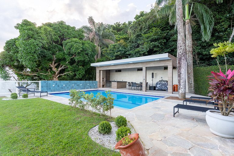 Rio106 - Mansion with incredible ocean views in São Conrado