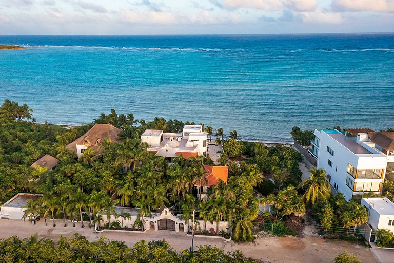 Tul004 - Luxurious sea front duplex villa with pool in Tulum