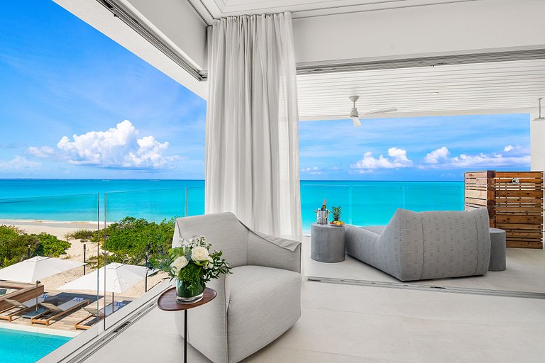 Tur002 - Dream beachfront villa in Turks and Caicos