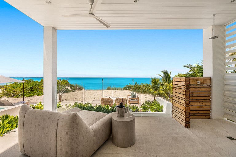 Tur002 - Dream beachfront villa in Turks and Caicos