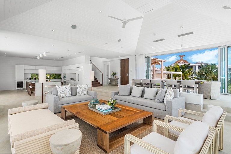 Tur002 - Dream beachfront villa in Turks and Caicos