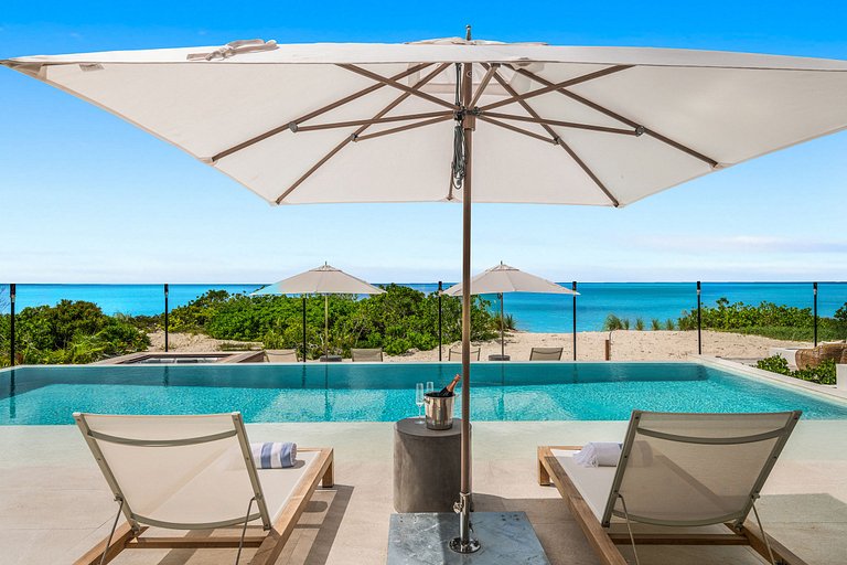 Tur002 - Dream beachfront villa in Turks and Caicos