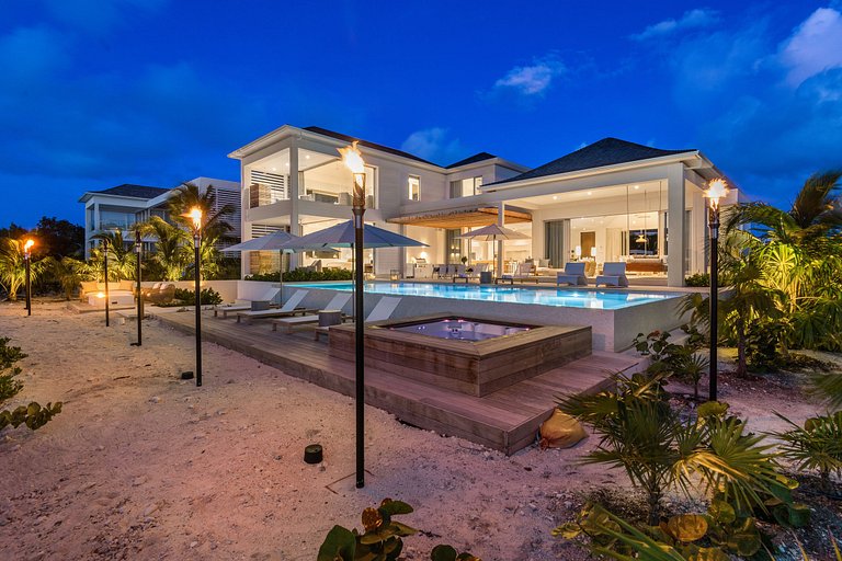 Tur002 - Dream beachfront villa in Turks and Caicos