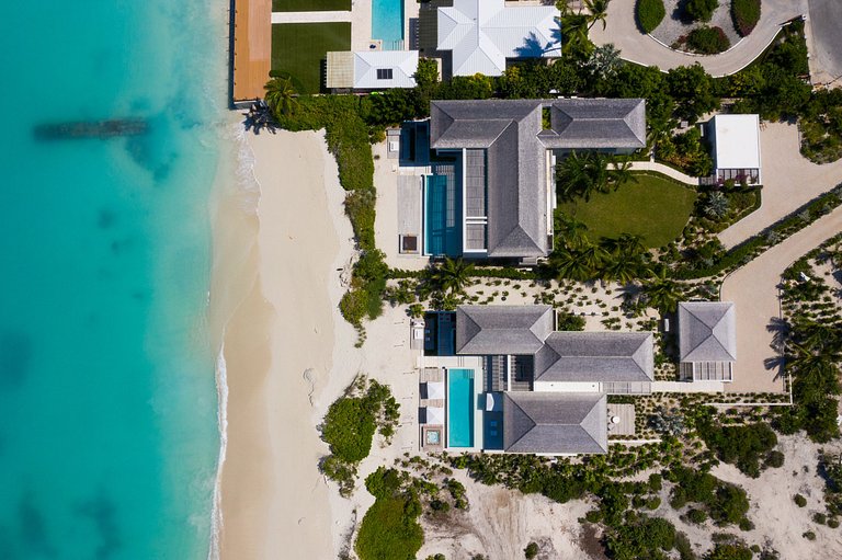 Tur002 - Dream beachfront villa in Turks and Caicos