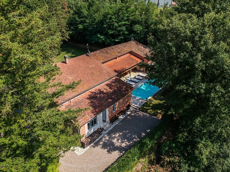 Tus021 - House with views over the valley, Tuscany