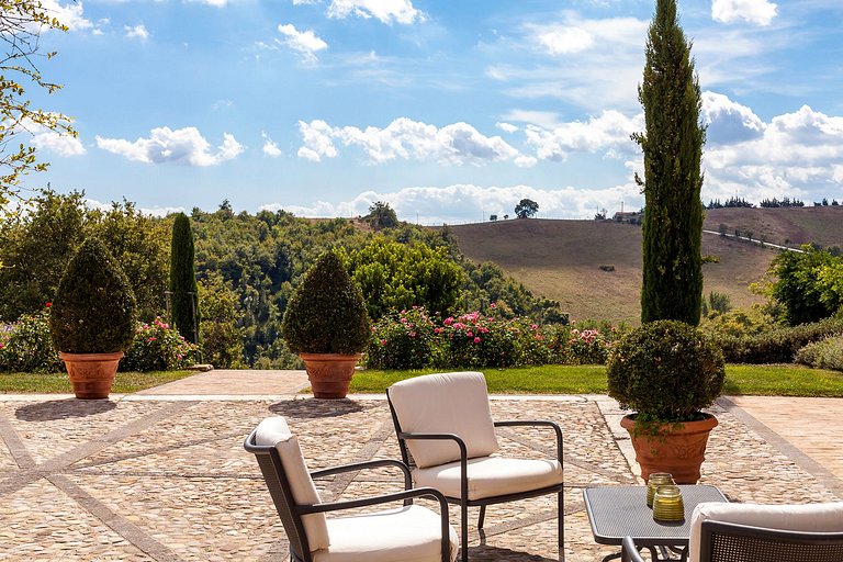 Umb004 - Superb Country Estate, Umbria