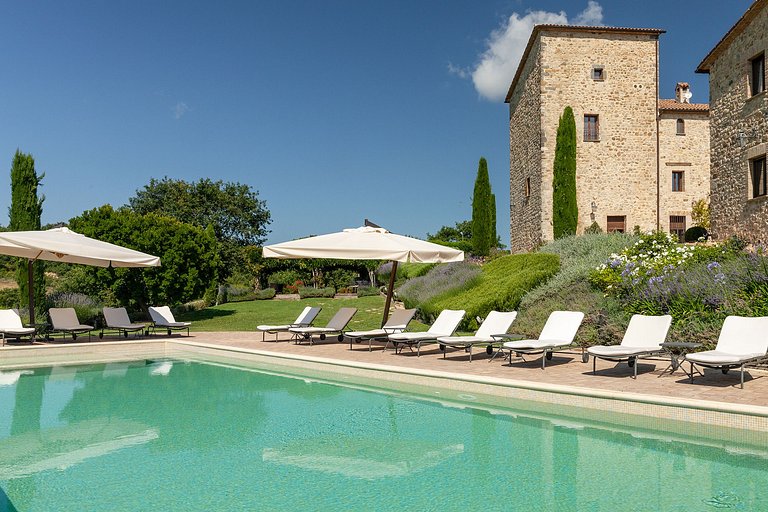 Umb004 - Superb Country Estate, Umbria